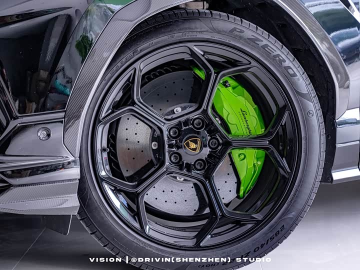 Фото 7 - Lamborghini Urus