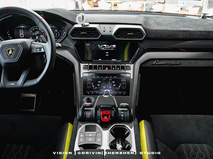 Фото 9 - Lamborghini Urus