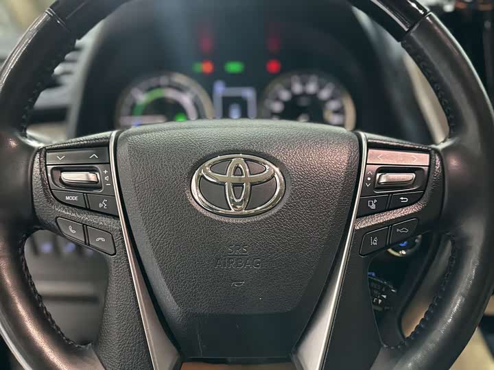 Фото 6 - Toyota Vellfire