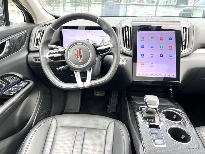 Фото 9 - Hongqi HS3 Hybrid