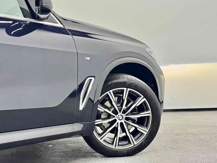 Фото 16 - BMW X5