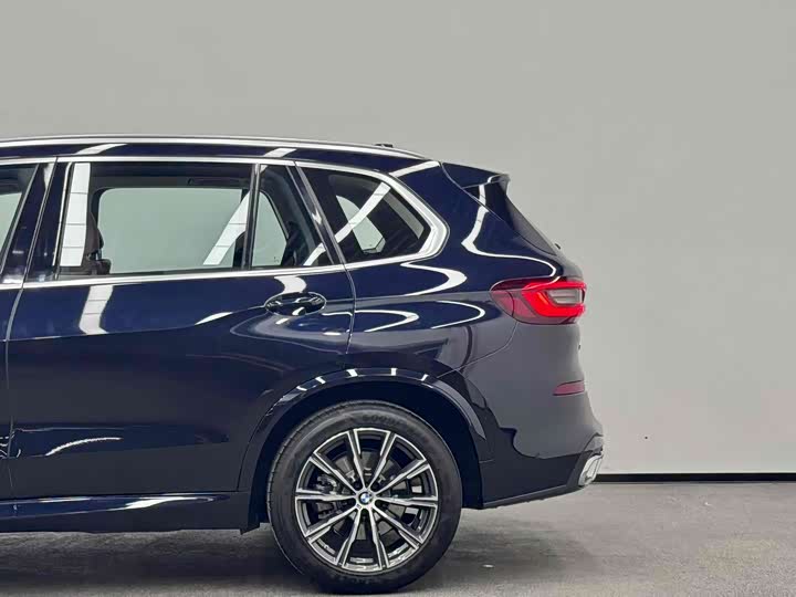 Фото 27 - BMW X5