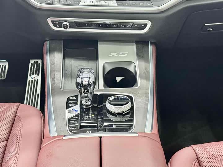 Фото 37 - BMW X5