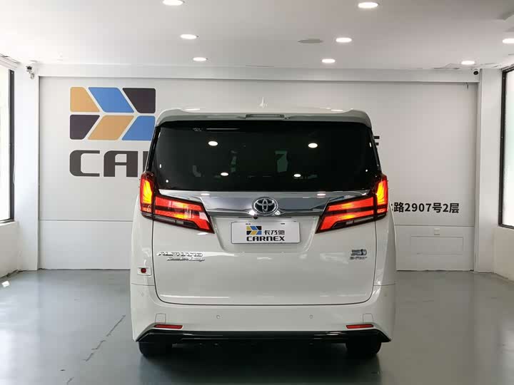 Фото 13 - Toyota Alphard