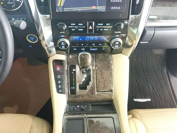 Фото 6 - Toyota Alphard