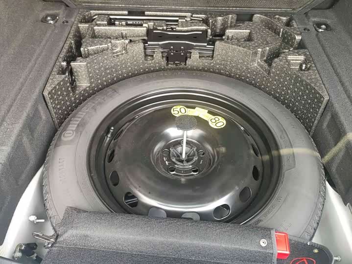 Фото 6 - Land Rover Range Rover Velar