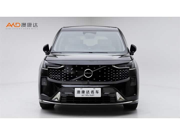 Фото 2 - Volvo EM90