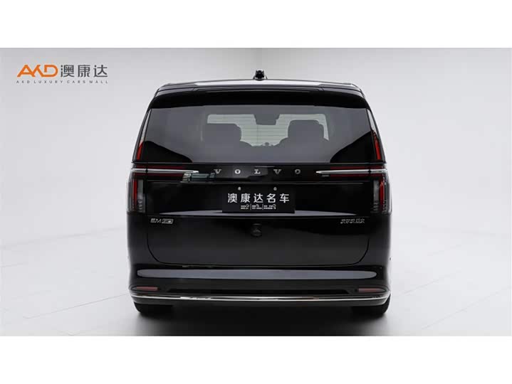 Фото 4 - Volvo EM90