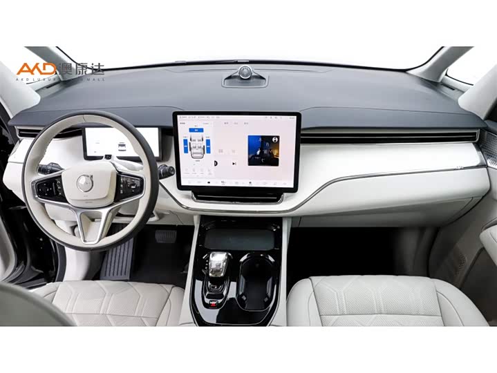 Фото 5 - Volvo EM90