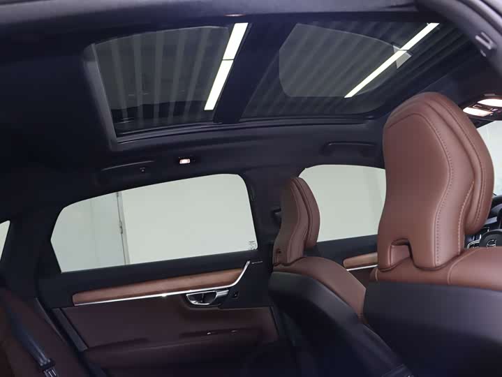 Фото 17 - Volvo S90