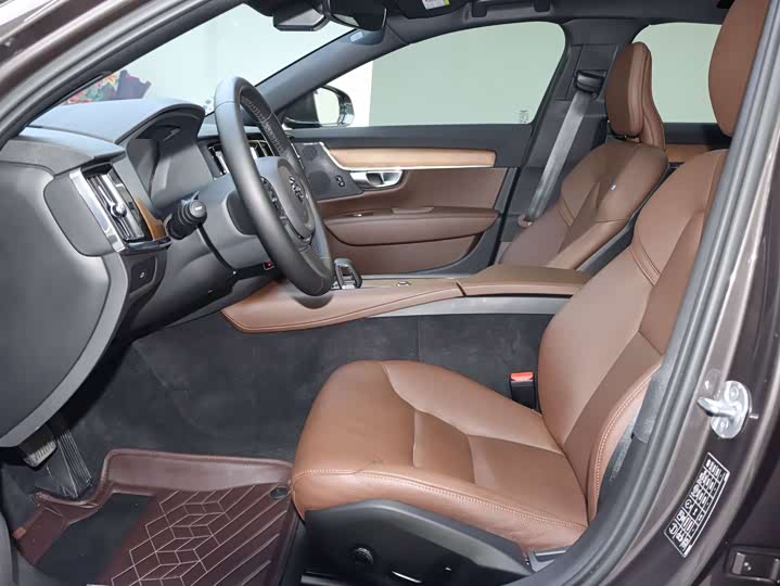 Фото 4 - Volvo S90