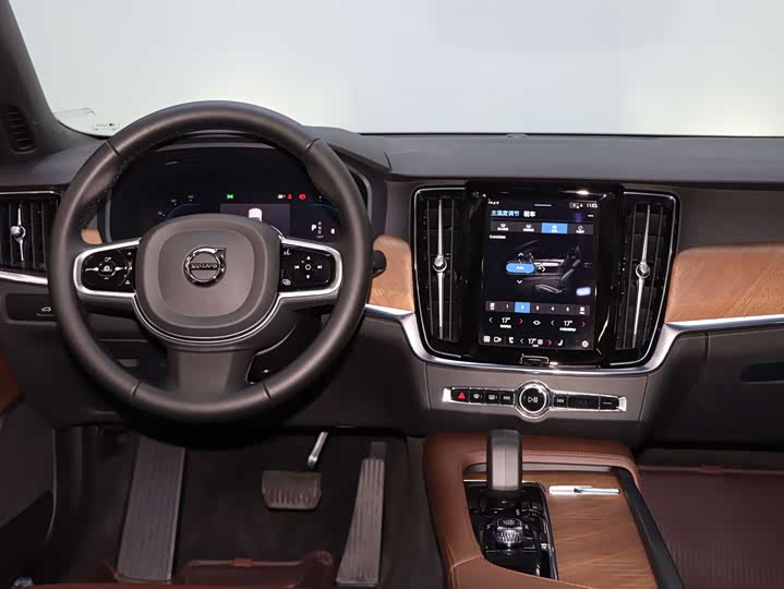 Фото 8 - Volvo S90
