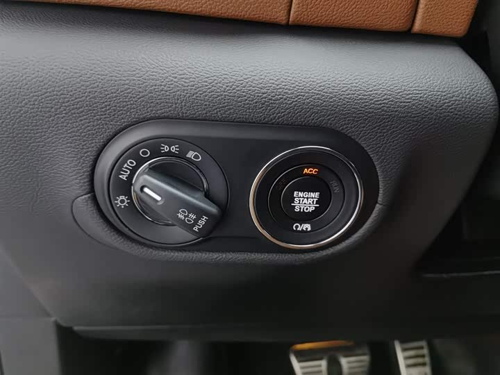 Фото 21 - Maserati Levante