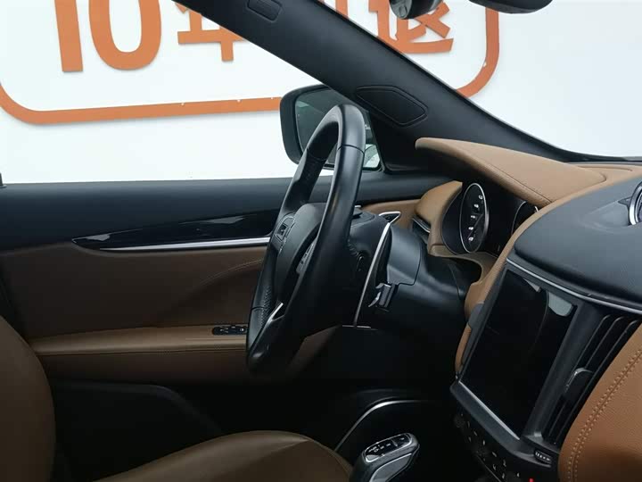 Фото 22 - Maserati Levante