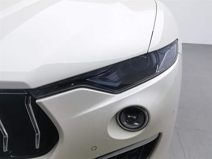 Фото 7 - Maserati Levante