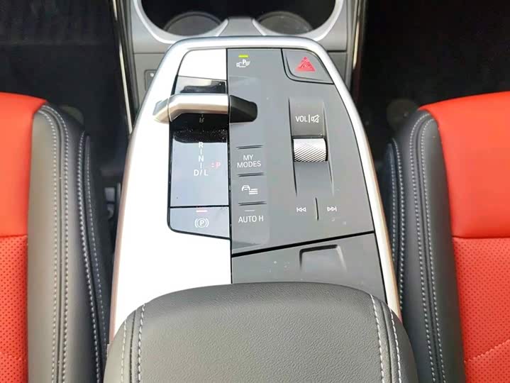 Фото 10 - BMW X1