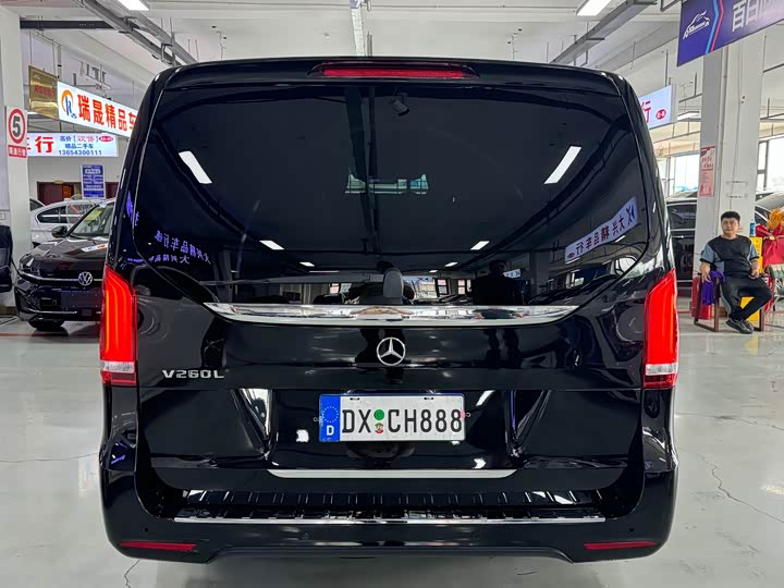 Фото 5 - Mercedes-Benz V-Class