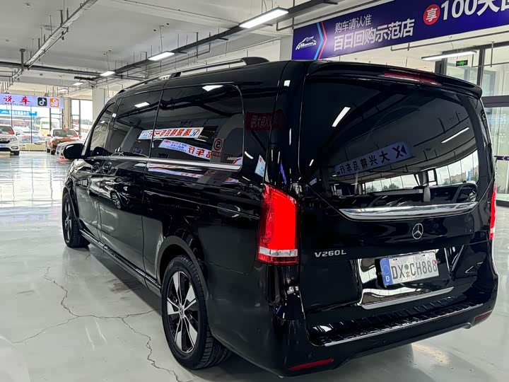 Фото 6 - Mercedes-Benz V-Class