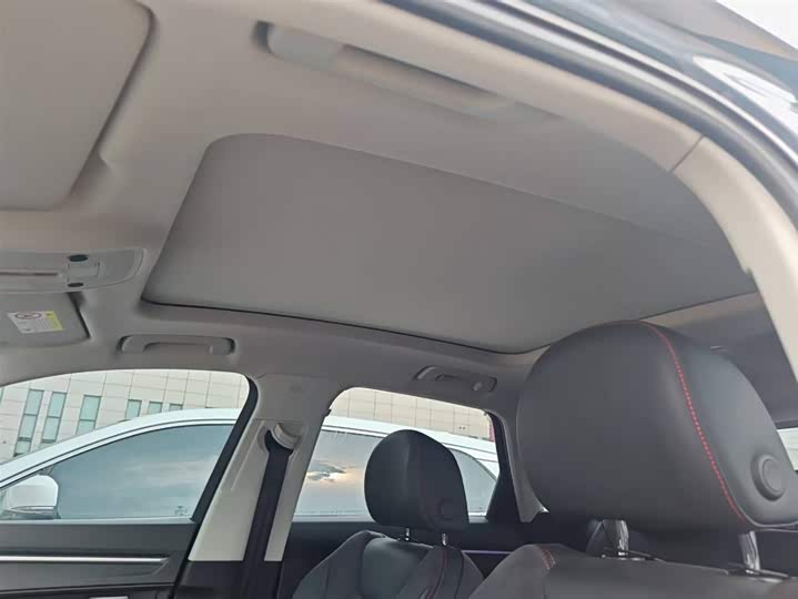 Фото 8 - Audi Q3