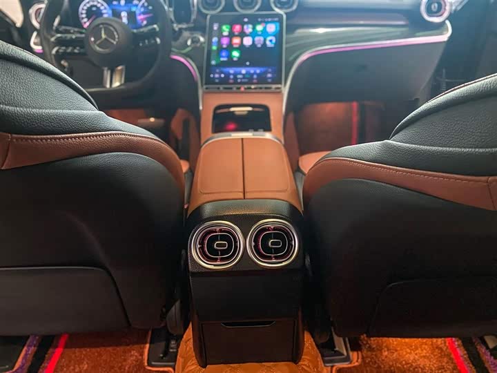 Фото 17 - Mercedes-Benz C-Class