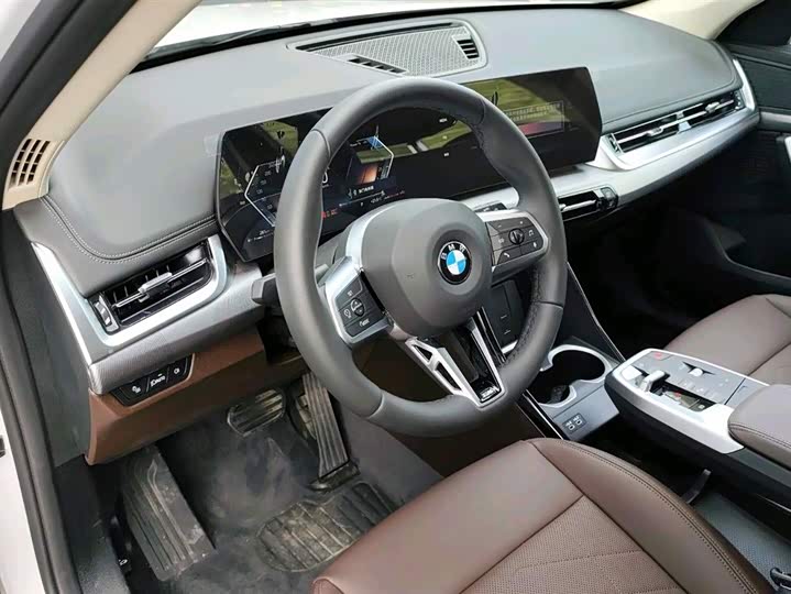 Фото 11 - BMW X1