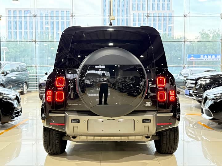 Фото 20 - Land Rover Defender