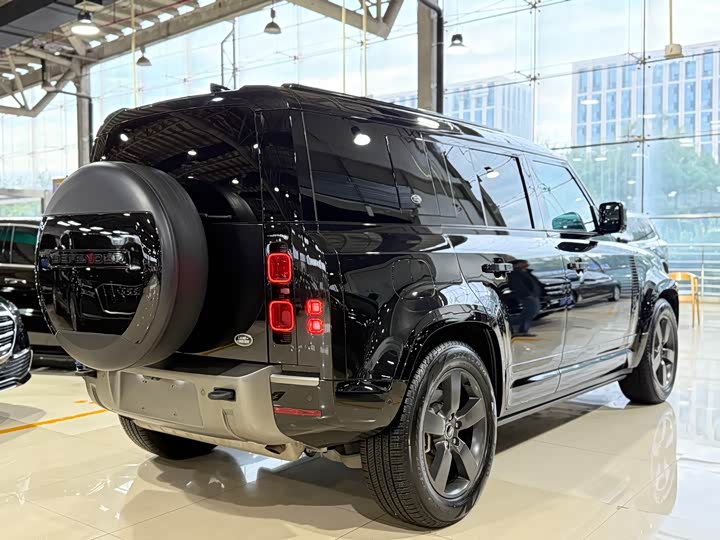 Фото 21 - Land Rover Defender