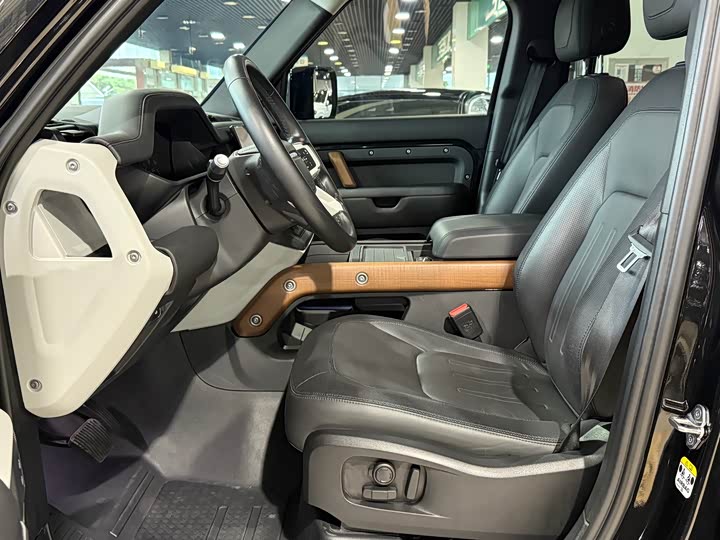 Фото 4 - Land Rover Defender