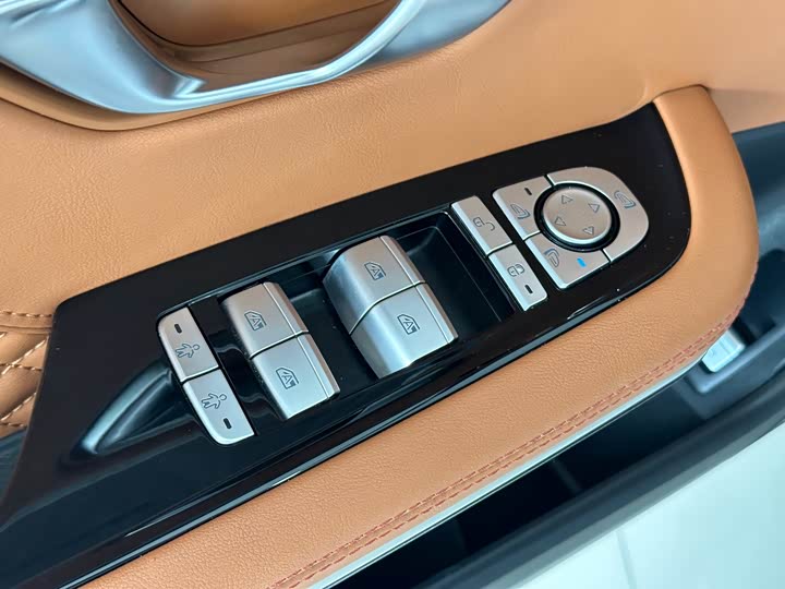 Фото 16 - BYD Han