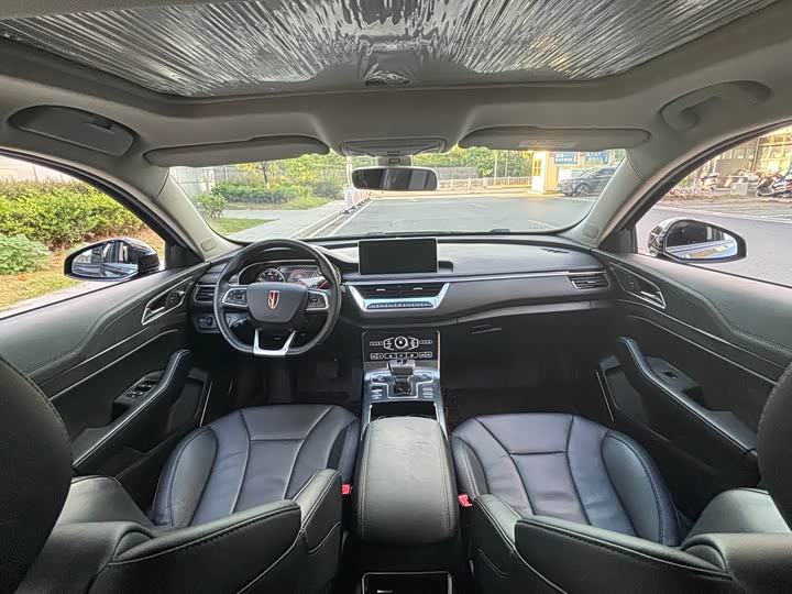 Фото 29 - Hongqi H5