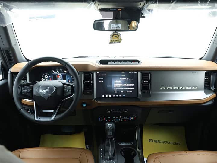 Фото 15 - Ford Bronco