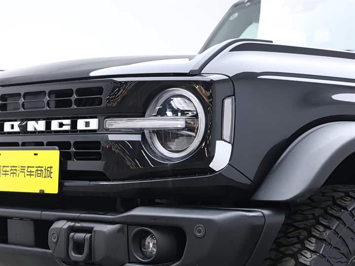 Фото 8 - Ford Bronco