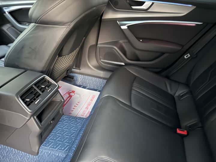 Фото 9 - Audi A7