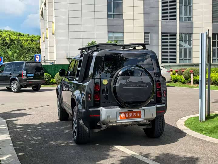Фото 10 - Land Rover Defender