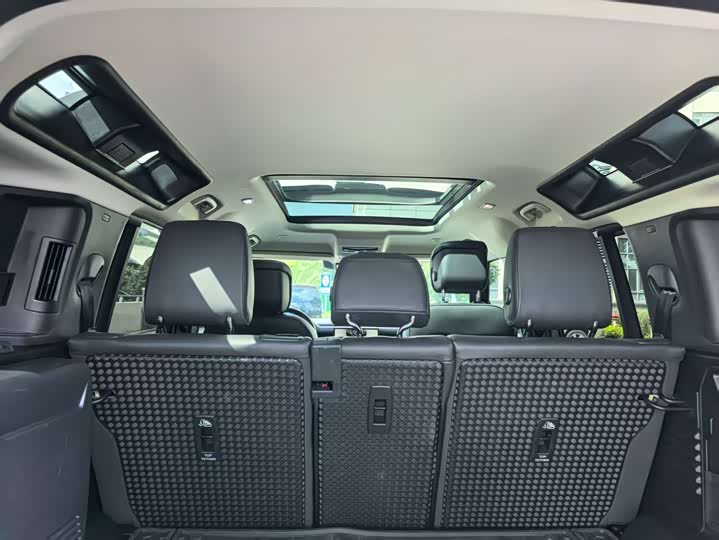 Фото 15 - Land Rover Defender