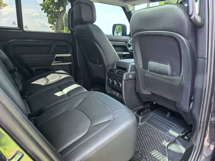 Фото 17 - Land Rover Defender