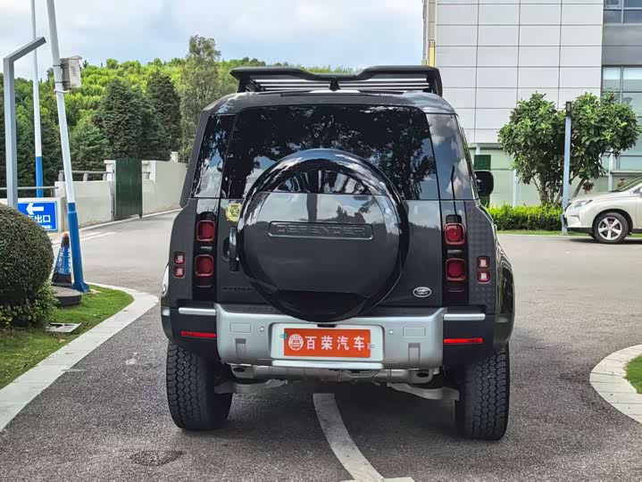 Фото 8 - Land Rover Defender