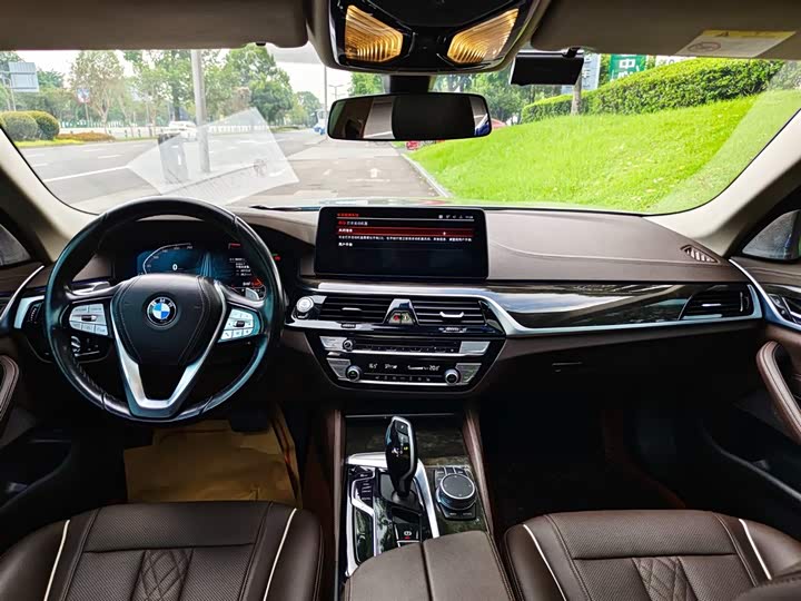 Фото 17 - BMW 5 Series