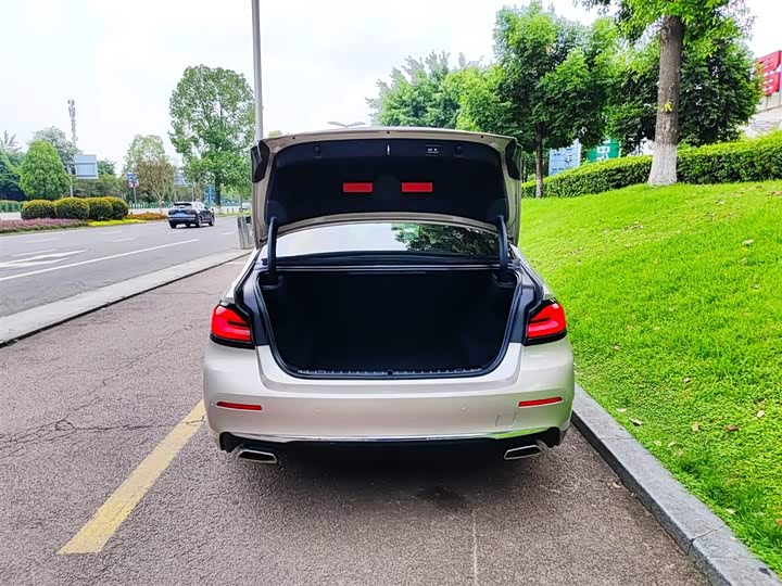 Фото 20 - BMW 5 Series