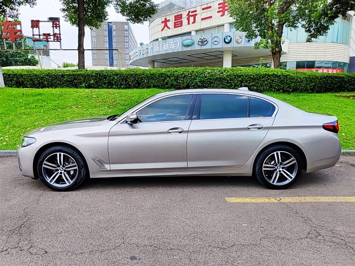 Фото 3 - BMW 5 Series