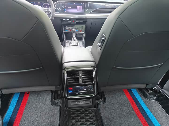 Фото 13 - Volkswagen Passat