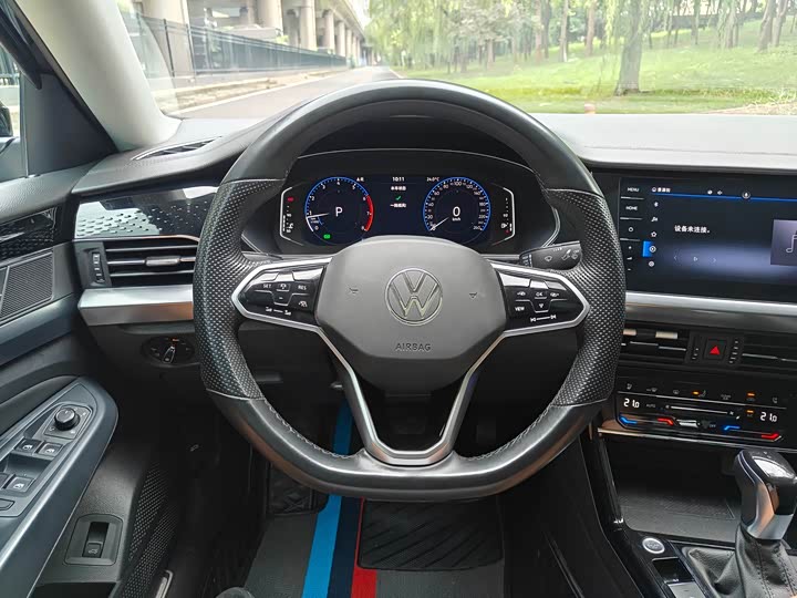 Фото 14 - Volkswagen Passat