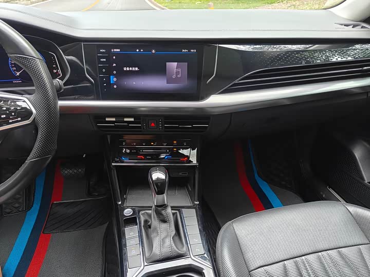 Фото 16 - Volkswagen Passat