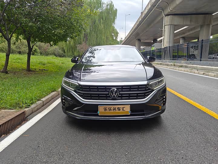 Фото 3 - Volkswagen Passat