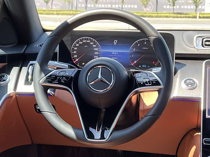 Фото 11 - Mercedes-Benz S-Class