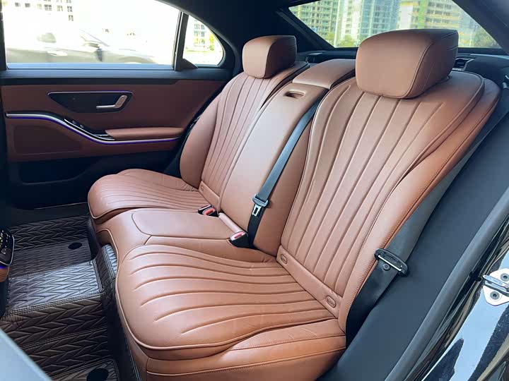 Фото 13 - Mercedes-Benz S-Class