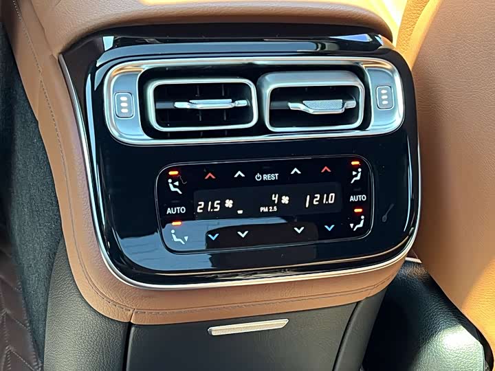 Фото 17 - Mercedes-Benz S-Class