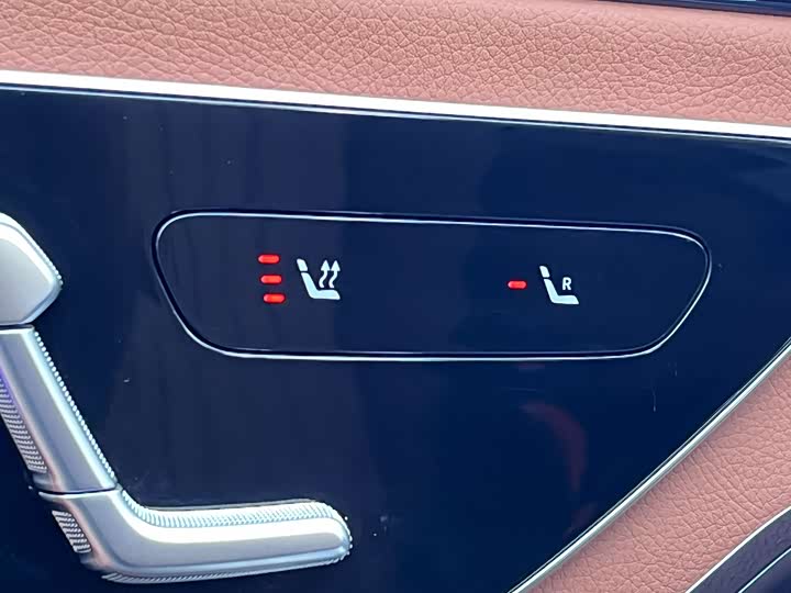 Фото 18 - Mercedes-Benz S-Class