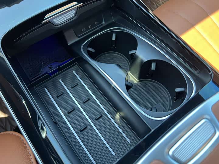 Фото 19 - Mercedes-Benz S-Class