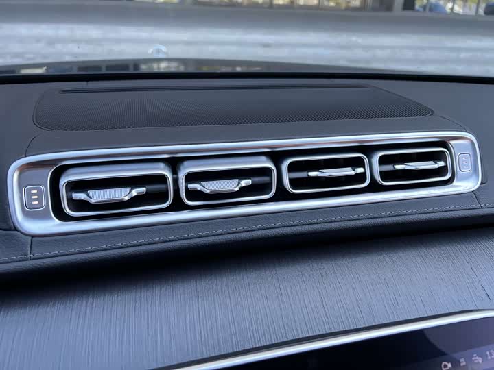 Фото 20 - Mercedes-Benz S-Class